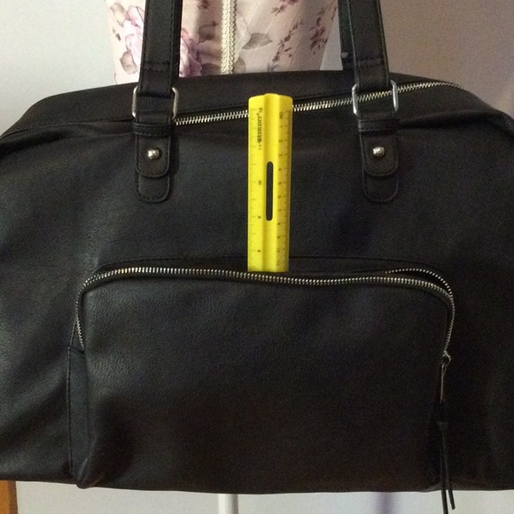 Black Overnight Travel Bag - Picture 5 of 13